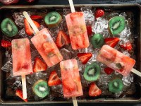 Easy Homemade Strawberry Kiwi&nbsp;Popsicles
