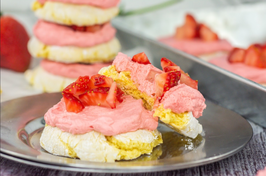 This image has an empty alt attribute; its file name is Easy-Cool-Whip-Cookies-1024x677.png