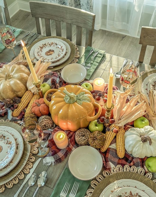 thanksgiving table decor | thanksgiving tablescape | thanksgiving table ideas | thanksgiving table setting ideas | thanksgiving table decor ideas | thanksgiving table settings