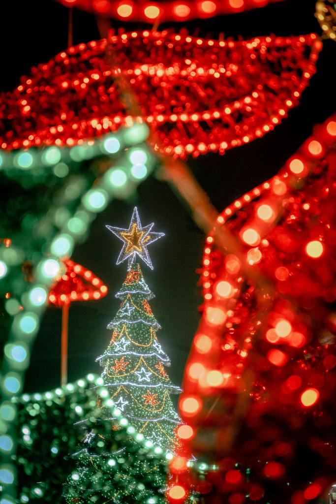Christmas iPhone wallpaper
Festive phone background
Holiday-themed wallpaper for iPhone
Christmas lock screen background
Winter wallpaper for mobile devices
Free Christmas wallpaper for iPhone
Minimalist holiday wallpaper
Cute Christmas phone wallpaper
Elegant Christmas background for iPhone
Cozy holiday wallpaper for mobile