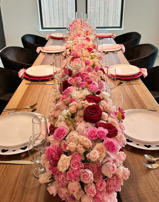 Galentine's Day decor ideas
Valentine’s Day party inspiration
Romantic table settings
Balloon garlands for parties
Pink and red party themes
Heart-themed party decor
Galentine’s photo backdrops
Creative Valentine’s desserts
DIY Galentine’s Day ideas