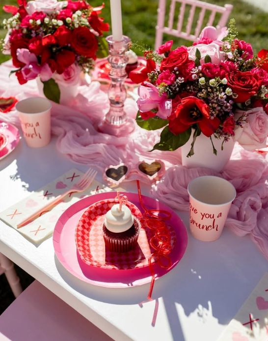 Galentine's Day decor ideas
Valentine’s Day party inspiration
Romantic table settings
Balloon garlands for parties
Pink and red party themes
Heart-themed party decor
Galentine’s photo backdrops
Creative Valentine’s desserts
DIY Galentine’s Day ideas