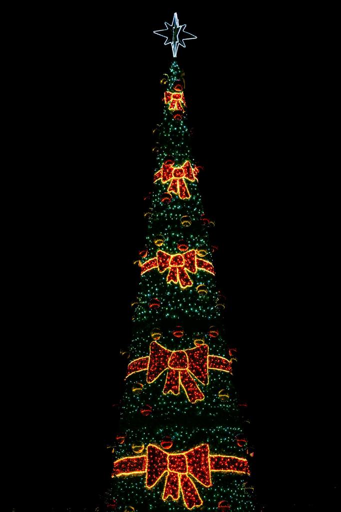 Christmas iPhone wallpaper
Festive phone background
Holiday-themed wallpaper for iPhone
Christmas lock screen background
Winter wallpaper for mobile devices
Free Christmas wallpaper for iPhone
Minimalist holiday wallpaper
Cute Christmas phone wallpaper
Elegant Christmas background for iPhone
Cozy holiday wallpaper for mobile