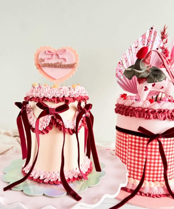 Galentine's Day decor ideas
Valentine’s Day party inspiration
Romantic table settings
Balloon garlands for parties
Pink and red party themes
Heart-themed party decor
Galentine’s photo backdrops
Creative Valentine’s desserts
DIY Galentine’s Day ideas