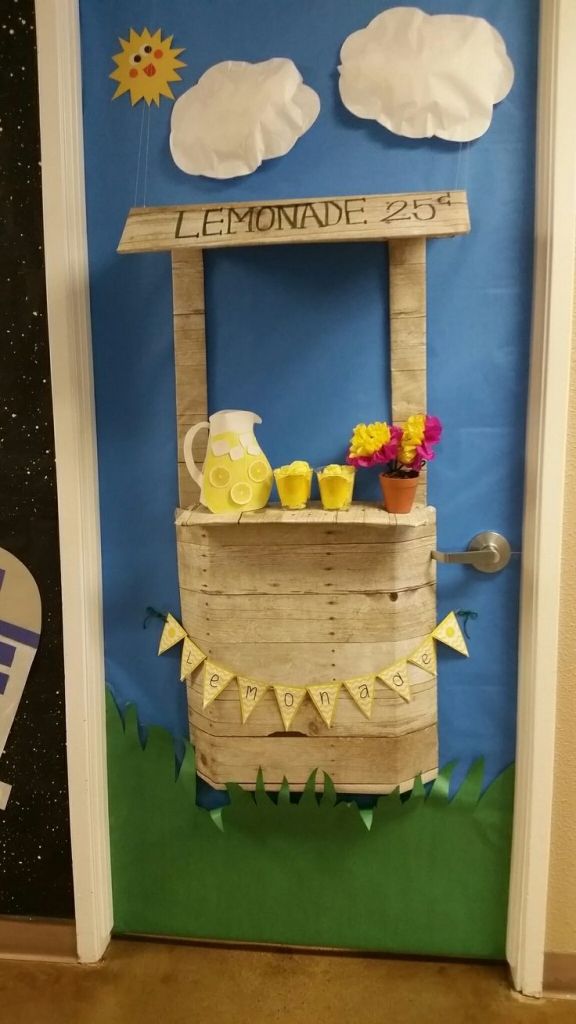 35 Creative Summer Classroom Door Ideas for Teachers
