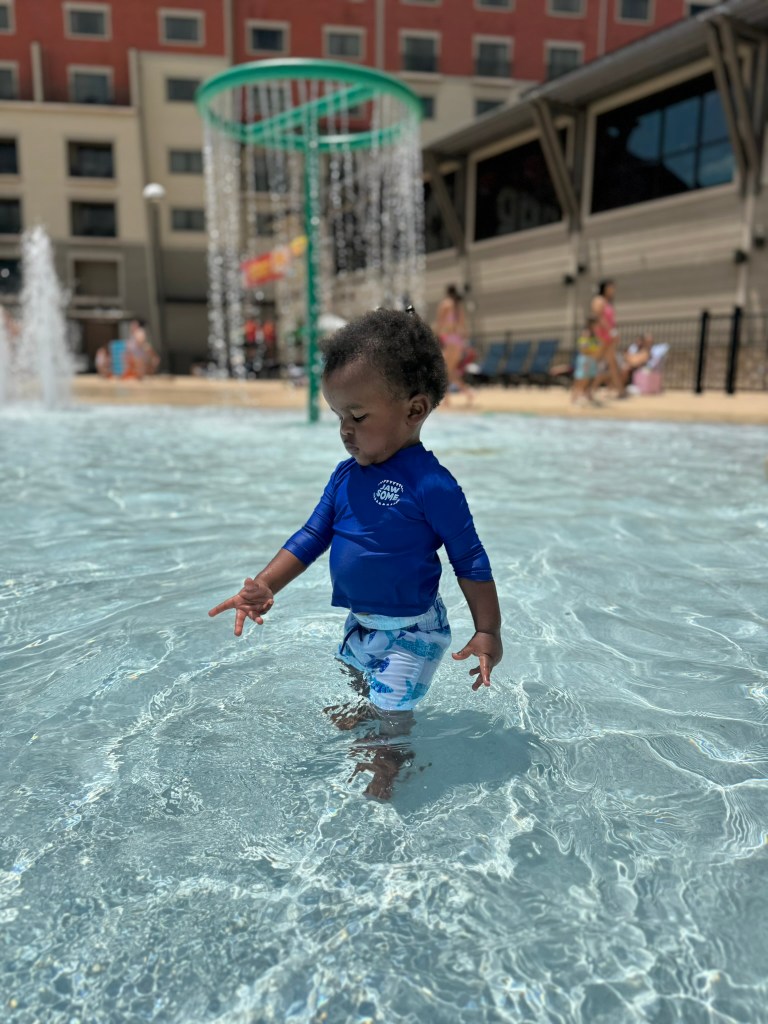 outdoor pool area at Great Wolf Lodge in Grapevine, Texas