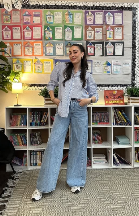teacher outfit with striped button down and wide leg jeans