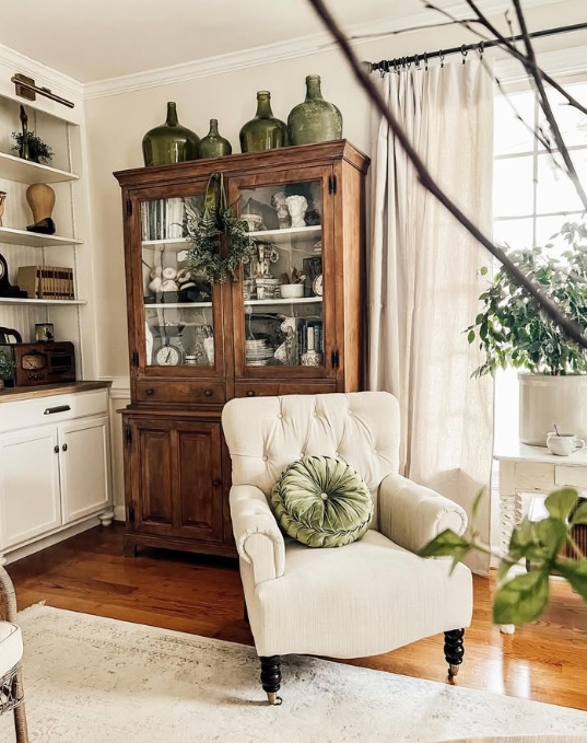 spring home decor | spring decorating ideas | seasonal home decor | spring decor inspiration | light and airy home decor | spring centerpiece ideas | Easter home decor | farmhouse spring decor | rustic spring decor | vintage spring decor | cozy spring living room | spring entryway decor | spring floral arrangement | pastel home accents | cottagecore spring style | spring tablescape ideas | spring vignette styling | fresh flower home display | DIY spring decor | budget-friendly spring decorating