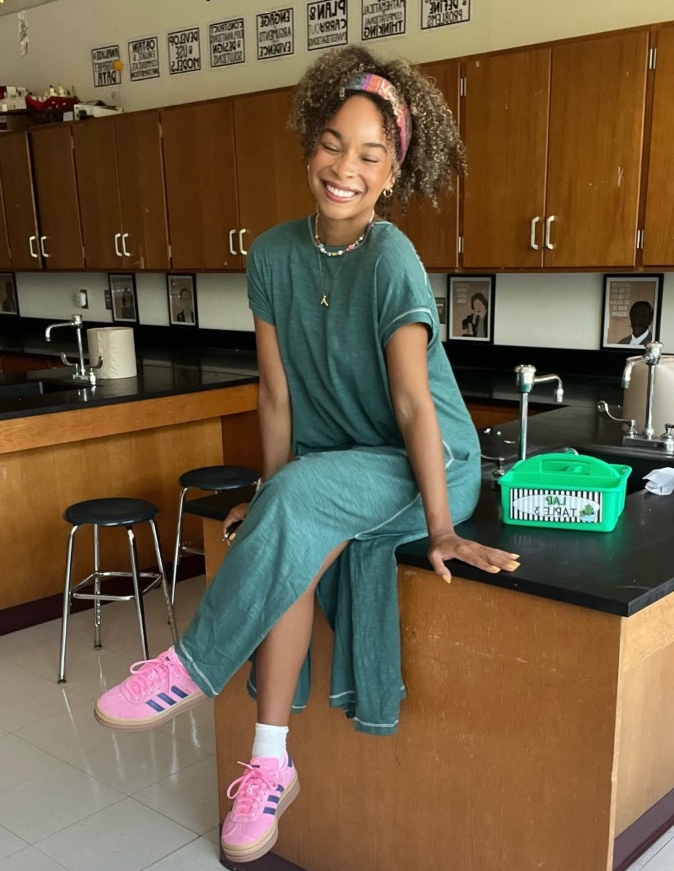 casual teacher outfit with green midi dress and sneakers