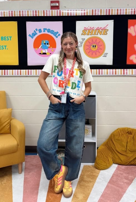 casual teacher outfit with graphic tee and jeans