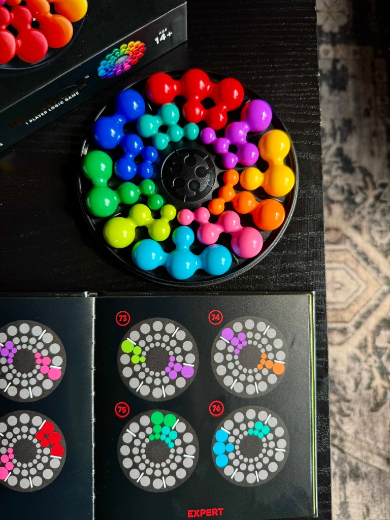 IQ Circle starter challenges displayed beside the partially completed game board