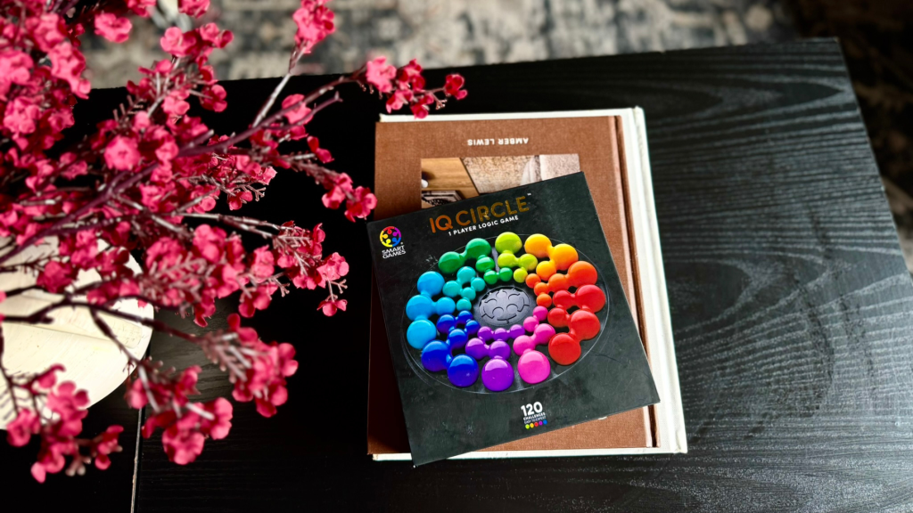 SmartGames IQ Circle Review: A Colorful Logic Game for&nbsp;Teens