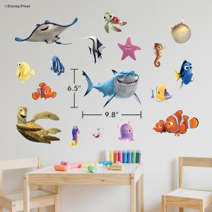 Ocean classroom bulletin board decorations with fish and underwater theme for end of year door ideas
