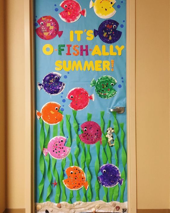 paper plate fish classroom door with colorful ocean theme decorations